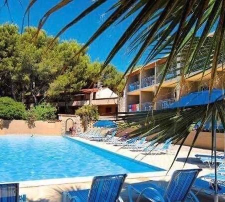 Sanary Sur Mer Appartement 30M2 T2 Avec Terrasse Piscine 10Min A Pied De La Plage Exterior photo